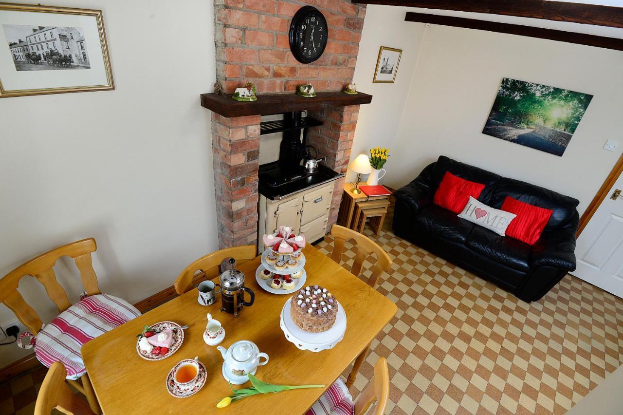 Village Cottage 布什米尔斯 外观 照片